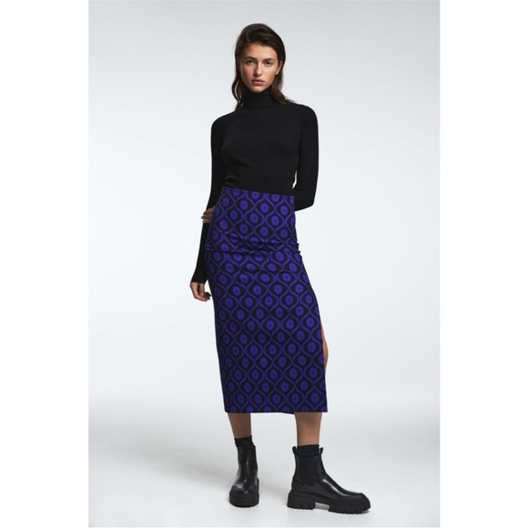Zara Dresses & Skirts - Zara blue and black geo printed longer skirt S